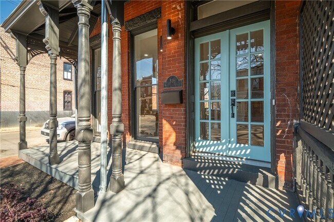 Building Photo - 316 W Clay St