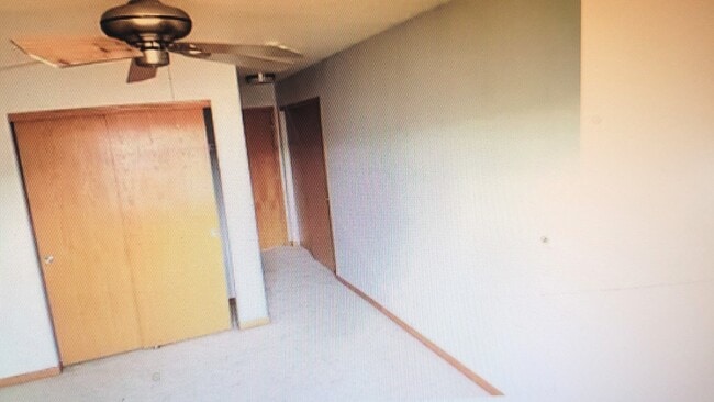 Building Photo - 32457 Rushmore Ave