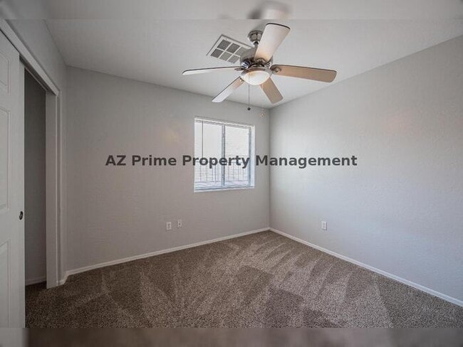 Building Photo - 227 W Darrow St