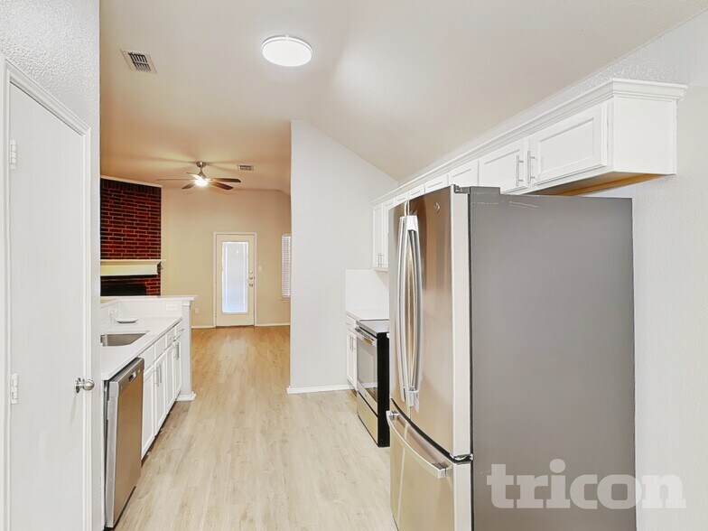 Building Photo - 1658 Wildflower Dr