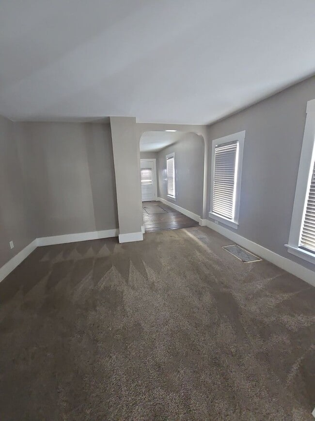 Building Photo - For Rent: Piqua Ohio - 2 Bedroom 1 Bathroom