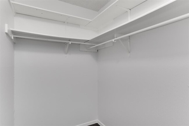 Building Photo - 656 Mairo St