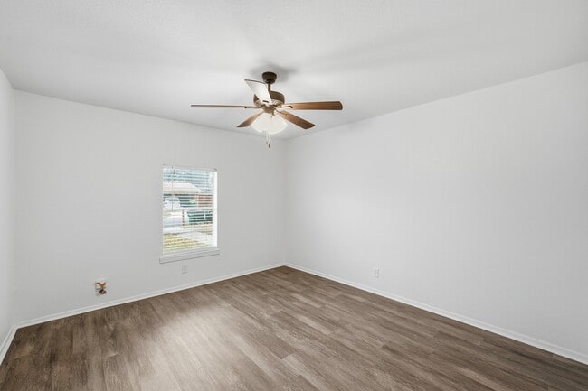 Building Photo - 917 Susan St