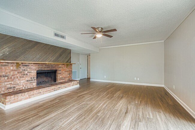 Building Photo - 9117 Fairmont Cir