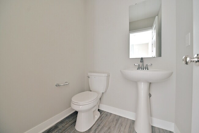 Building Photo - 2019 Mildred Rd