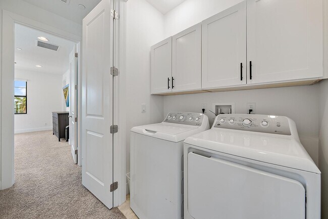 Building Photo - 5157 Beckman Ter