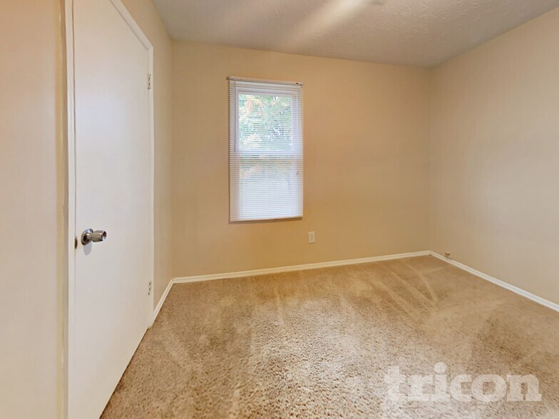 Building Photo - 3326 Newbury Rd