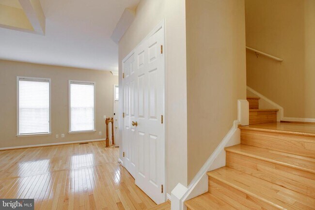 Building Photo - 4609 Fair Valley Dr