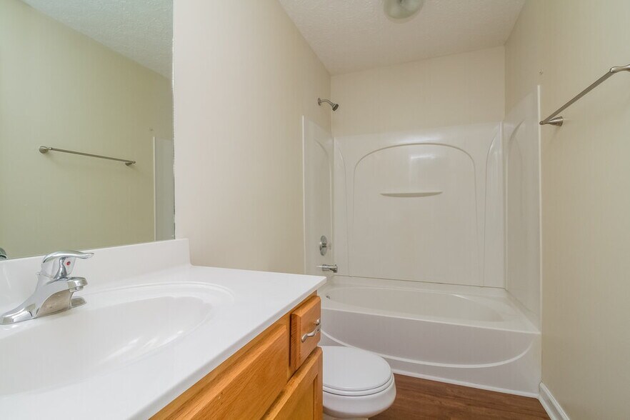 Building Photo - 1015 Mallory Ln