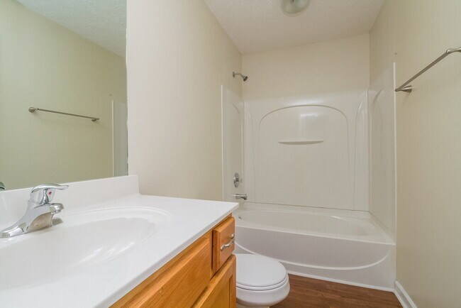 Building Photo - 1015 Mallory Ln