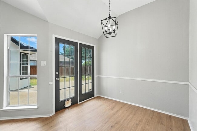 Building Photo - 10405 Belfort Dr