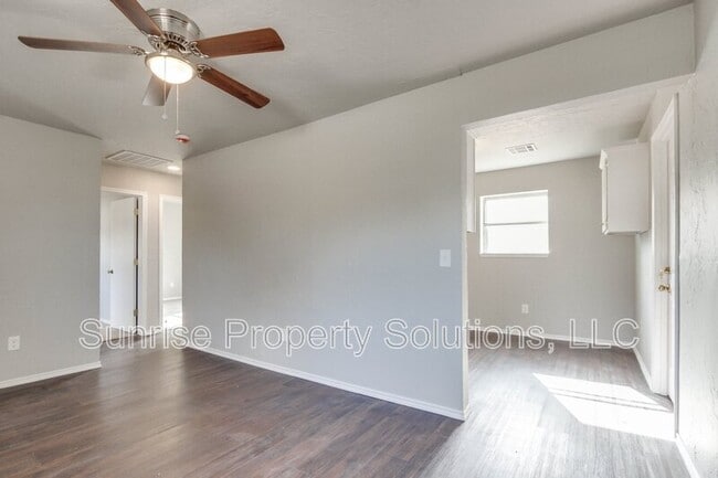 Building Photo - 4424 SE 38th St