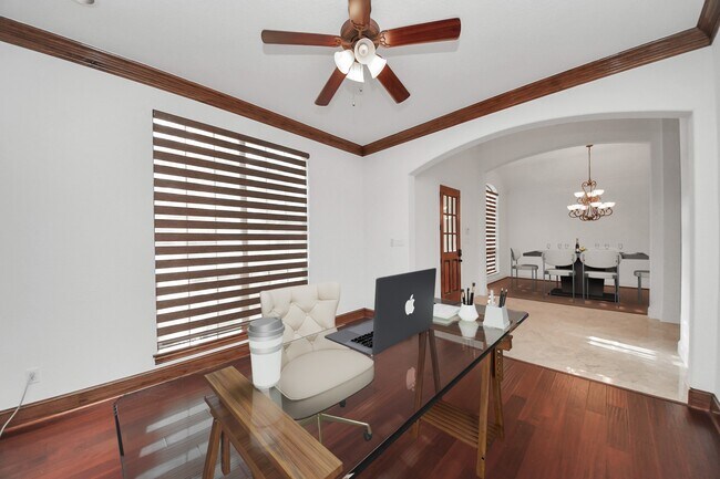Building Photo - 1807 Ravenel Ln