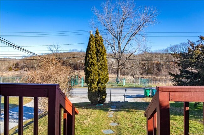 Building Photo - 33 Holmes Rd