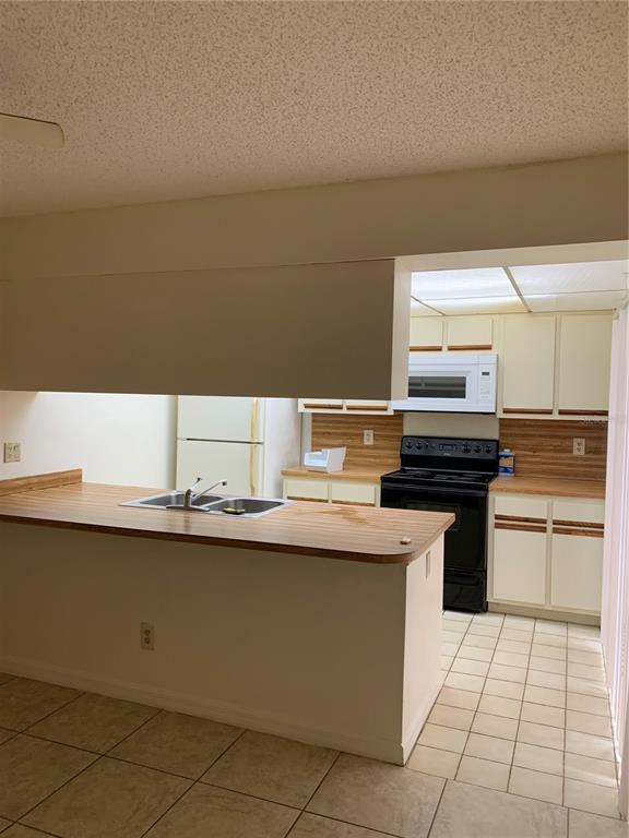 Building Photo - 5250 Cypress Ct