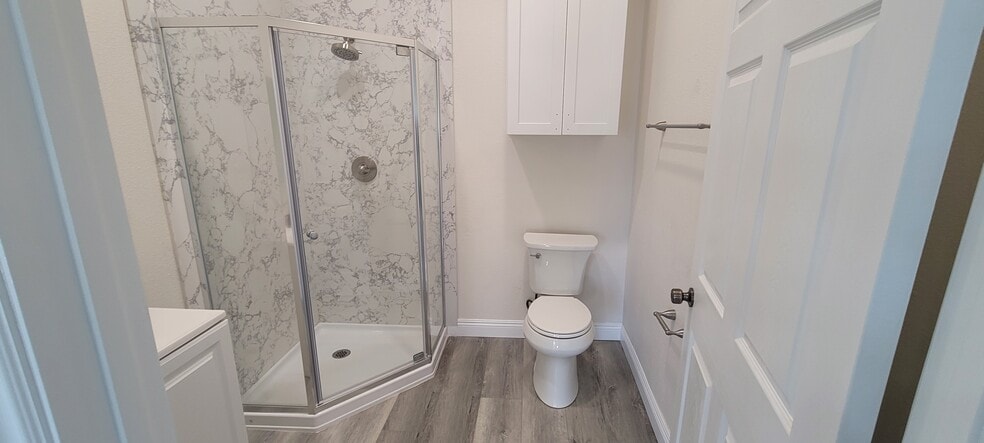 Bathroom - 428 S Sultana Ave