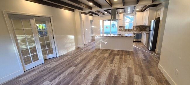 Building Photo - 1402 Clara Ln