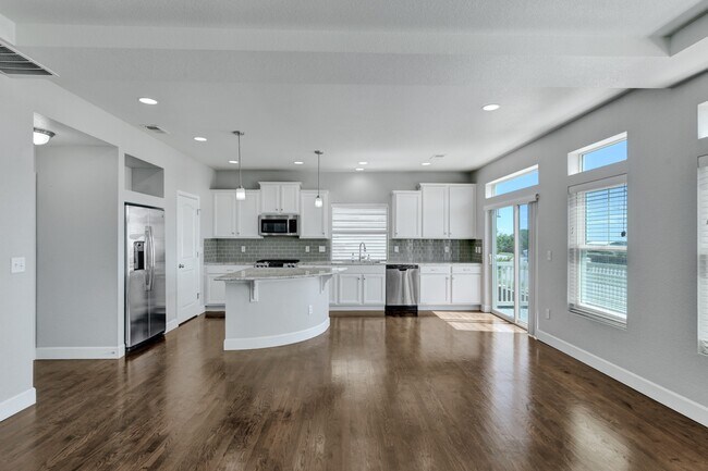 Building Photo - 8351 Longleaf Ln