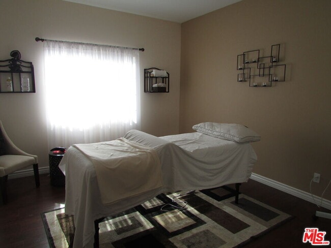 Building Photo - 18718 Lanark St