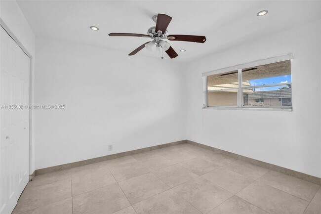 Building Photo - 5790 Stirling Rd