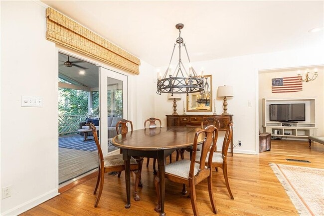 Building Photo - 2690 Ridgemore Rd NW