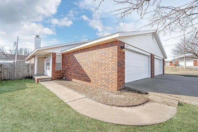 Primary Photo - E Rachel Ln Duplex