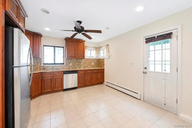 Building Photo - 3173 Roxbury Ln