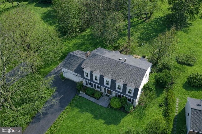 Building Photo - 1700 Chester Mill Rd