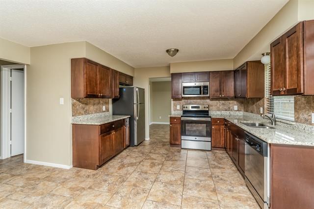 Building Photo - 2437 Channing Dr