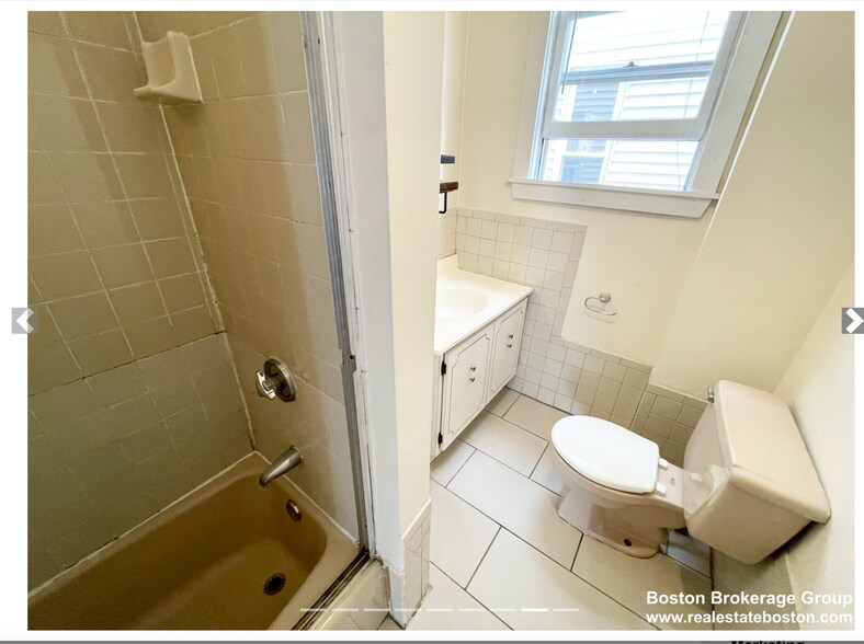 Building Photo - 45 Crescent Ave