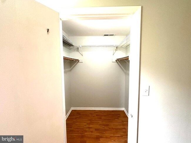 Building Photo - 4901 Ravens Crest Dr