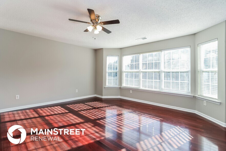 Building Photo - 2336 Estapa Dr