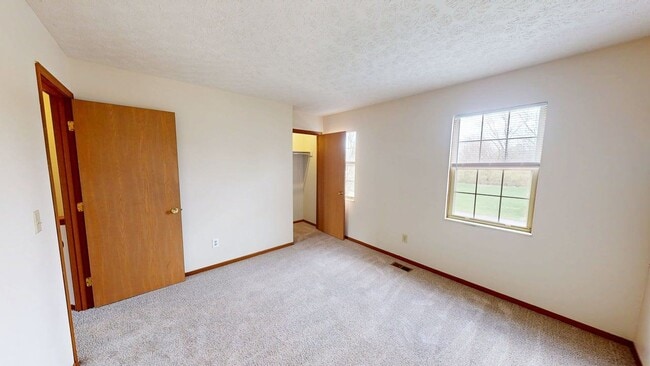 Building Photo - 5917 Shadow Lake Cir