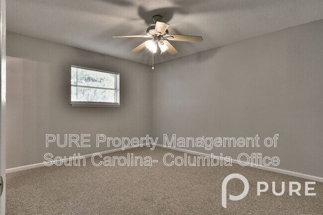 Building Photo - 601 Riverhill Cir