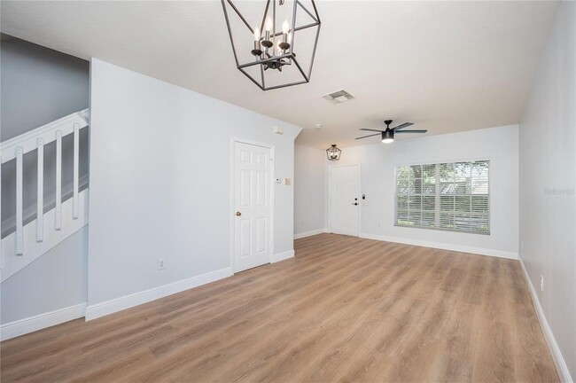 Building Photo - 1150 Vineland Pl