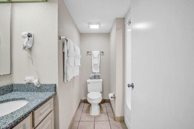 Building Photo - 3548 Alexandria Ave