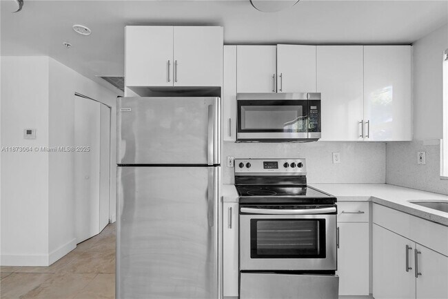 Building Photo - 1542 Drexel Ave