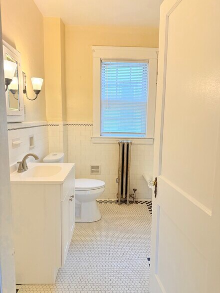 Building Photo - 93 Eldridge St