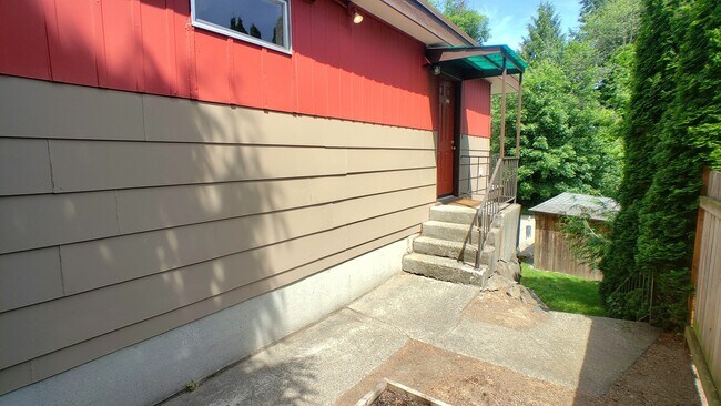 Building Photo - Briarcrest 44