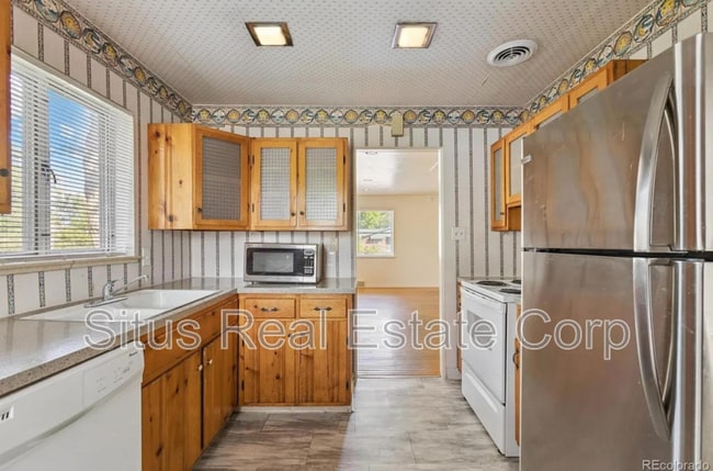 Primary Photo - 1875 S Clayton St