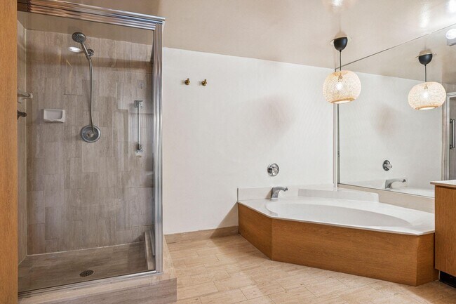 Building Photo - 7217 Promenade Dr