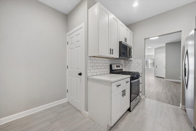 Building Photo - 8018 S Harvard Ave