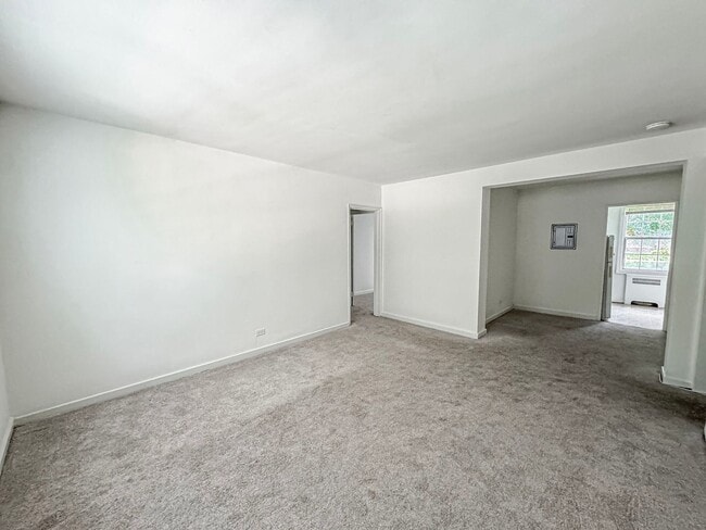 Building Photo - Charming 1 Bed 1 Bath Condo In Arlington Oaks