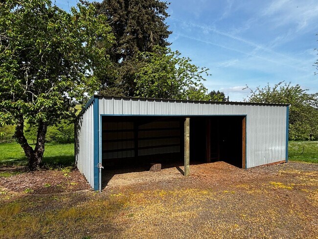 Building Photo - Rare 3-Acre 3BR Home in South Salem – Shops, Workspace & Greenhouses