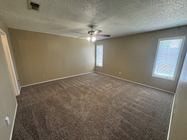 Building Photo - Duplex West Of Milwaukee & Minutes From Shadow Hills Golf Course!