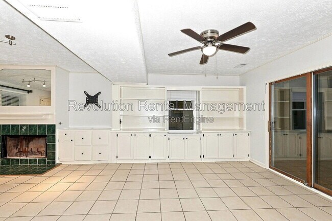 Building Photo - 115 Hickory Ave