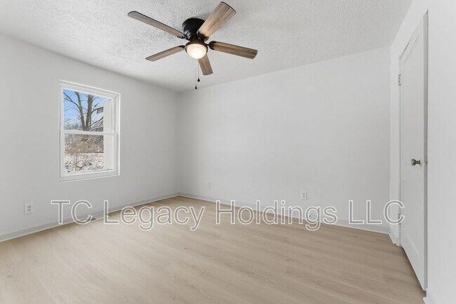 Building Photo - 16 Flint St