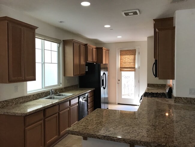 Building Photo - Beautiful East Davis home available September 1st!