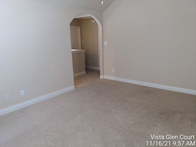 Building Photo - 4401 Vista Glen Ct
