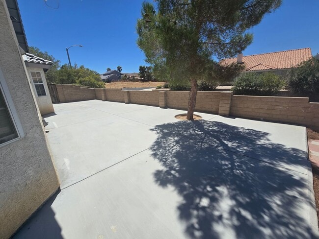 Building Photo - 136 W Cielo Ave